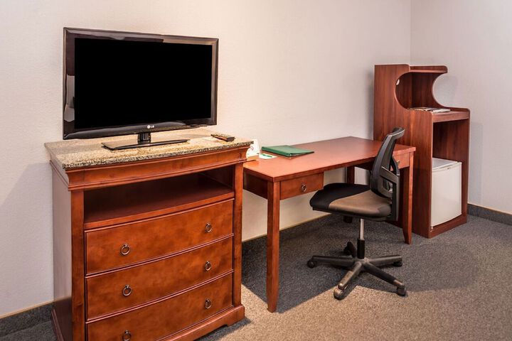 Room 33 of 60