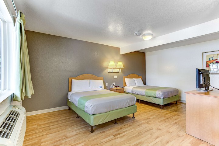 Room 25 of 28