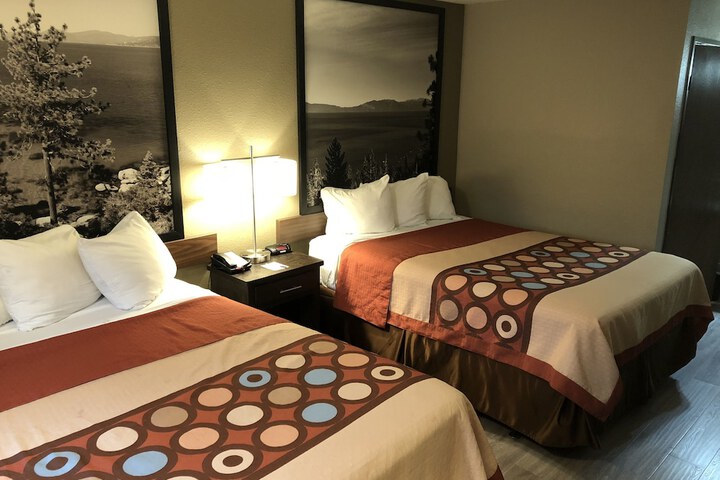 Room 9 of 19