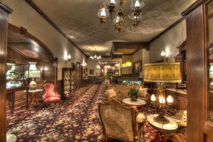Hotel 4 of 104