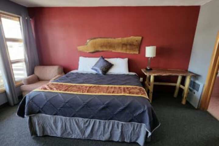 The Wisconsin Wood Inn