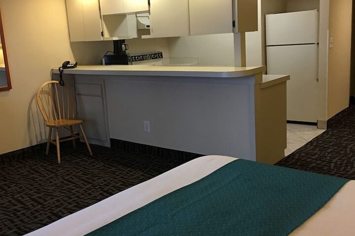 Room 12 of 27