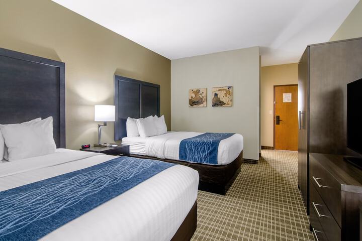 Room 11 of 28