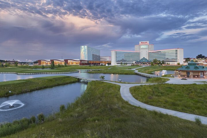 Mystic Lake Casino Hotel