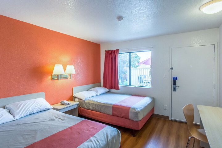 Room 16 of 23