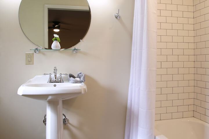 Room 15 of 21