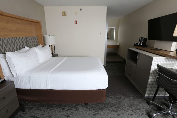 Room 33 of 63