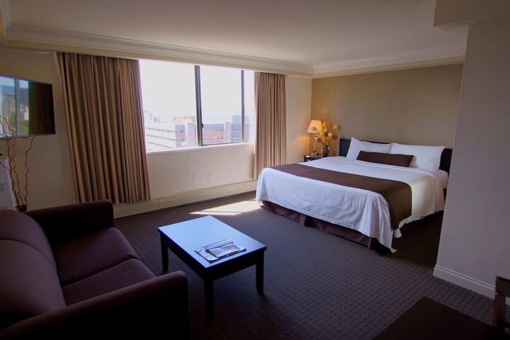Room 76 of 242
