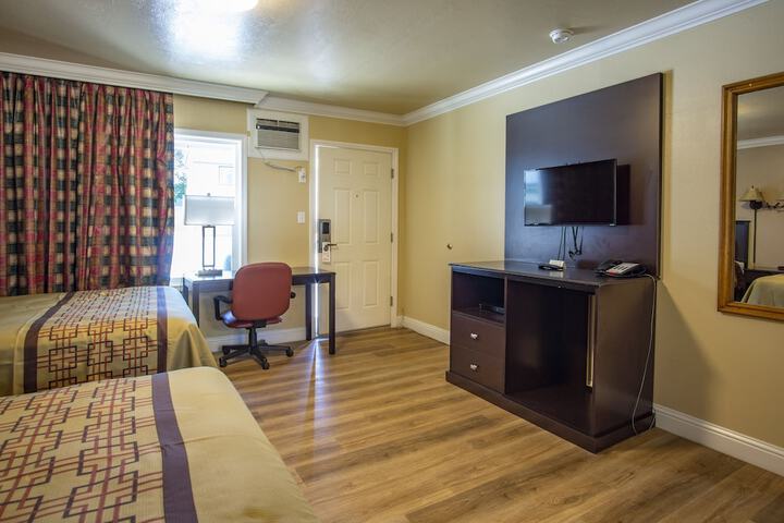 Room 33 of 90