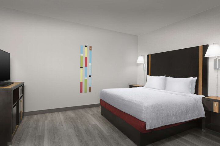 Room 26 of 34