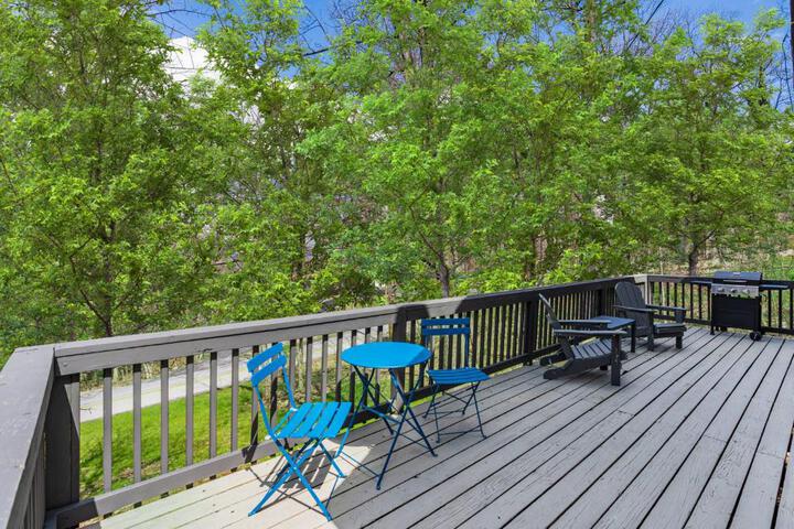Hot Tub Wraparound Deck, & WiFi at Chalet Cabin