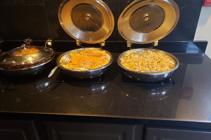 Dining 18 of 24