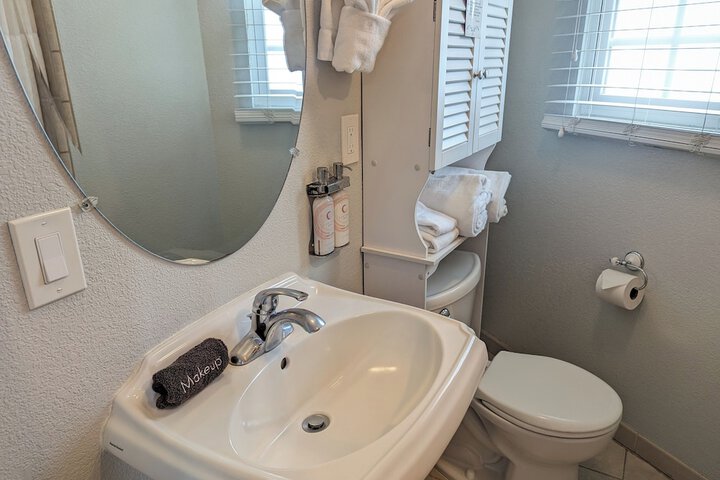 Room 72 of 102