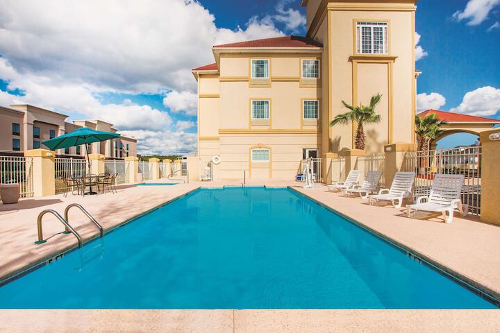 Pool 9 of 32