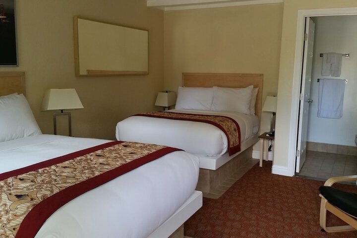 Room 9 of 14