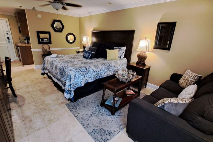 Saint Simons Inn by the Lighthouse