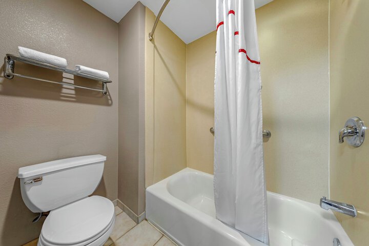 Red Roof Inn & Suites Philadelphia - Bellmawr