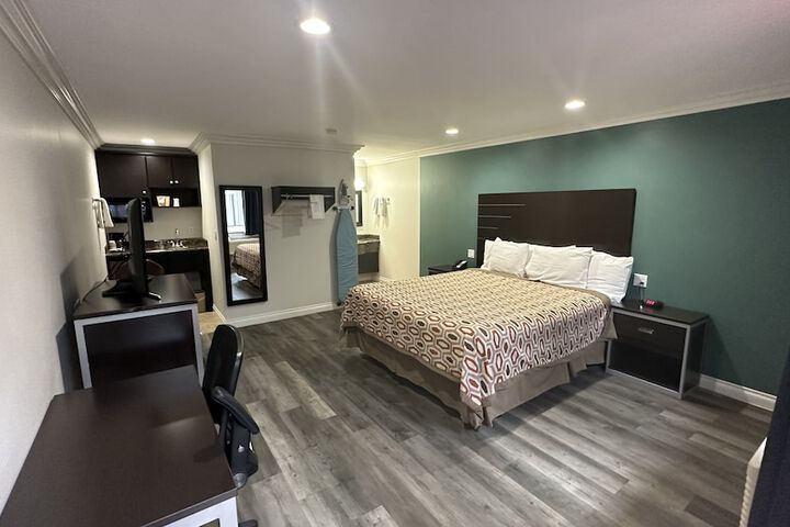 Garden Inn & Suites
