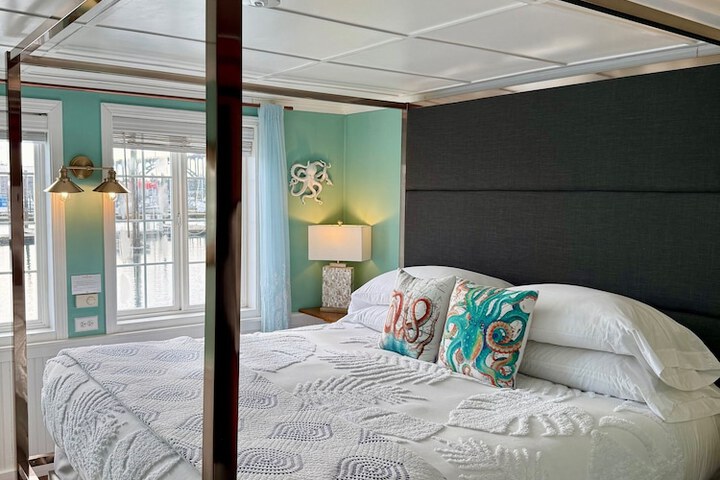 The Newport Belle