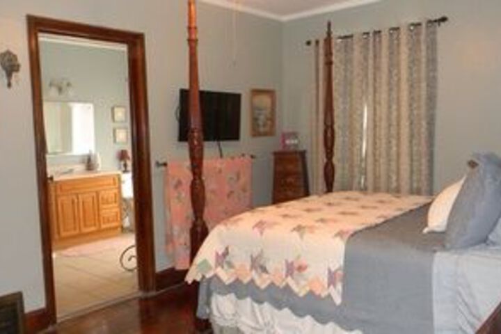 Maple Street Bed & Breakfast