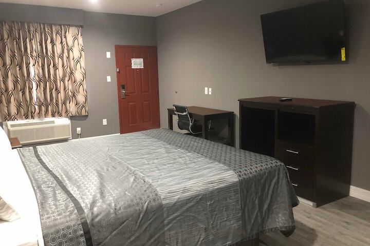 Room 16 of 33