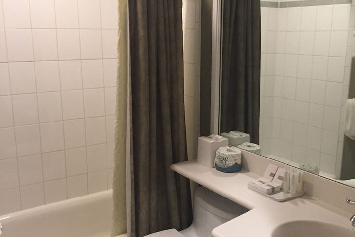 Room 16 of 71