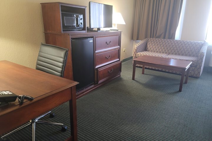 Room 25 of 43