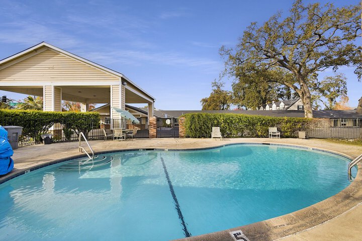 Pool 3 of 27
