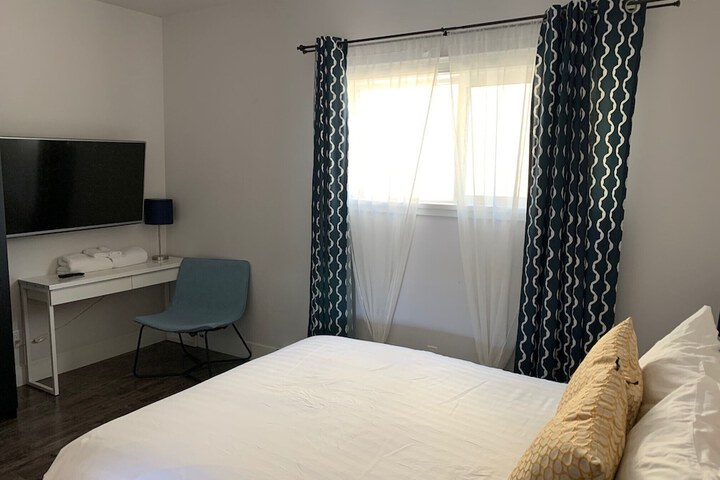 Black Rooster Guesthouse