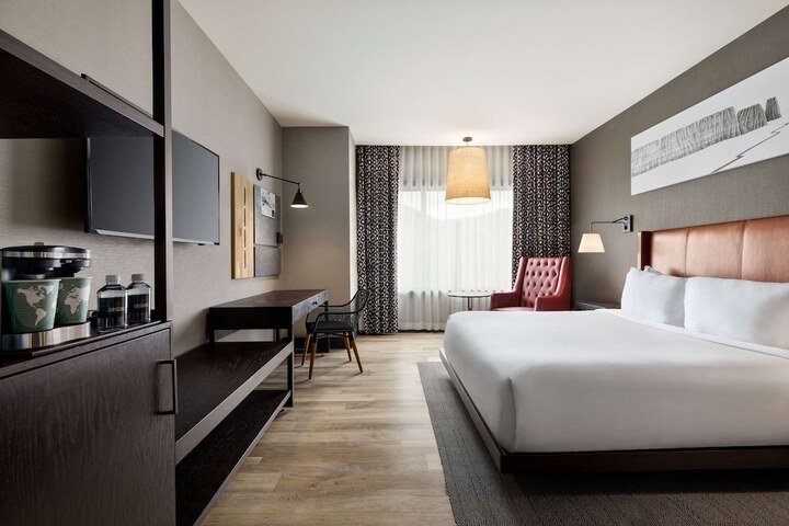 Room 46 of 82