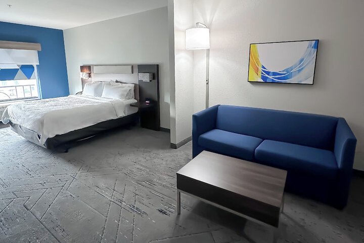 Holiday Inn Express Hotel & Suites New Philadelphia by IHG
