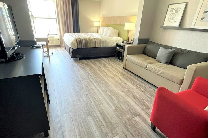Room 11 of 36