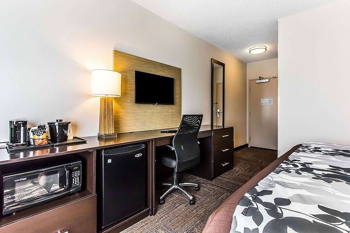 Room 3 of 10