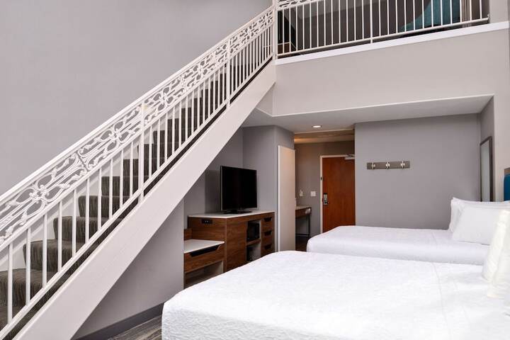 Room 21 of 114