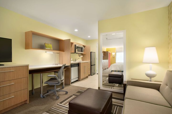 Room 17 of 33