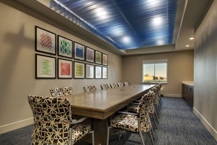 Holiday Inn Express Hotel & Suites Vernon College Area by IHG
