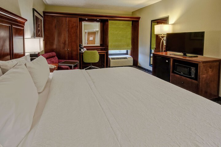 Hampton Inn by Hilton Charlotte / Matthews