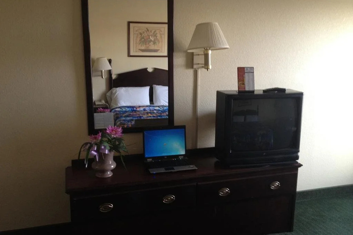Arlington Inn & Suites