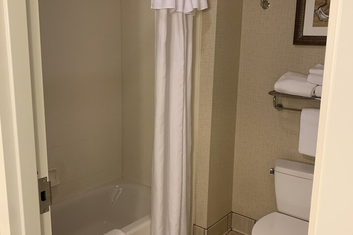Room 17 of 43