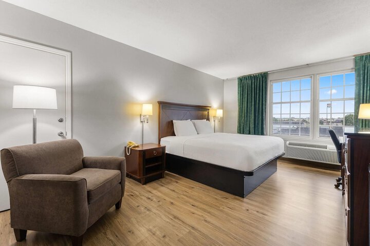 Days Inn by Wyndham Madisonville