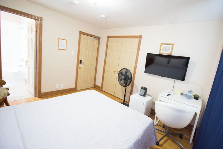 Room 42 of 64