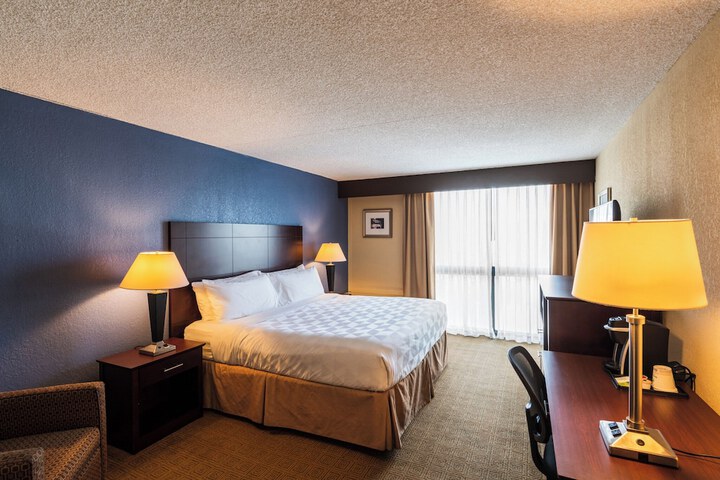 Holiday Inn South Plainfield-Piscataway by IHG