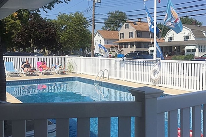 Pool 5 of 25