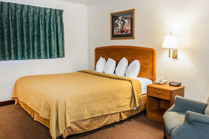 Room 6 of 26