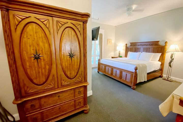 Crystal Bay Historic Hotel