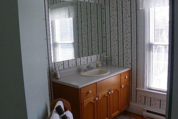 Room 17 of 34