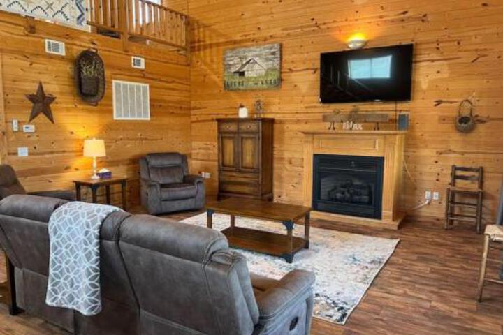 Strawberry River Ranch Cabin on 700 Acre Ranch
