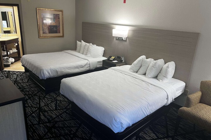 Room 5 of 18