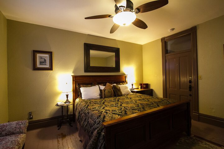 Room 12 of 41