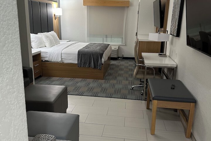 La Quinta Inn & Suites by Wyndham Coralville Iowa City